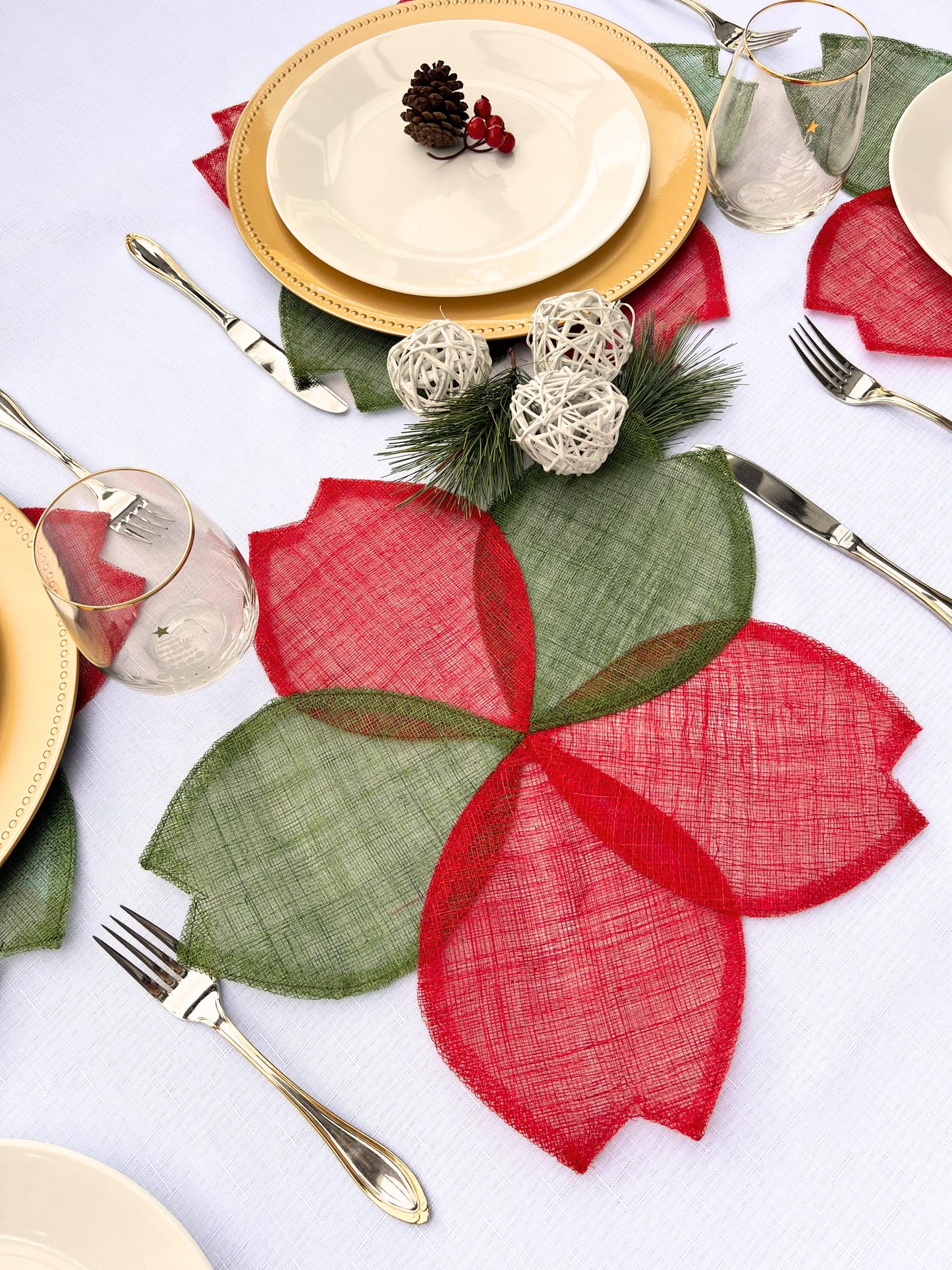 Poinsettia Woven Placemat
